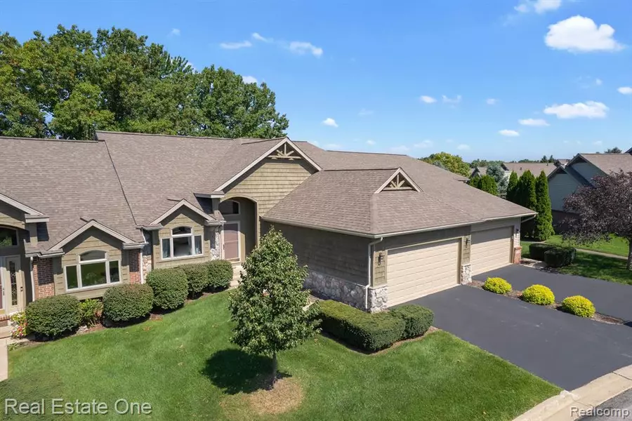 2252 WILLOW TREE Drive, Brighton, MI 48116 6763