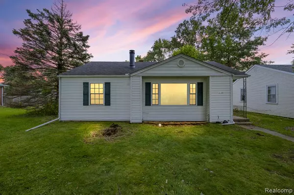 3105 S GROVE Drive, Monroe, MI 48162 4424