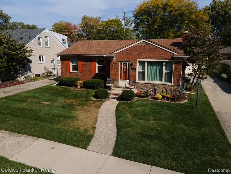 21405 PRESTWICK Avenue, Harper Woods, MI 48225 2365