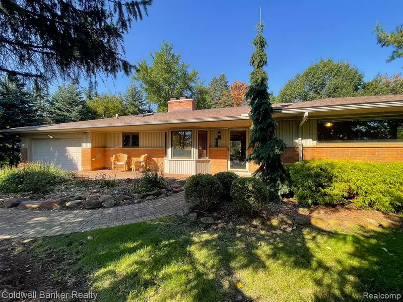 2867 COLONIAL Way, Bloomfield Hills, MI 48304 1628