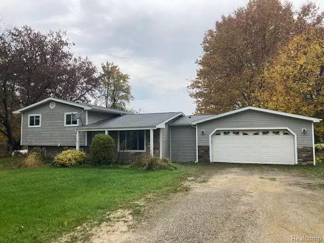 2525 GRAVEL CREEK Road, North Branch, MI 48461 8412