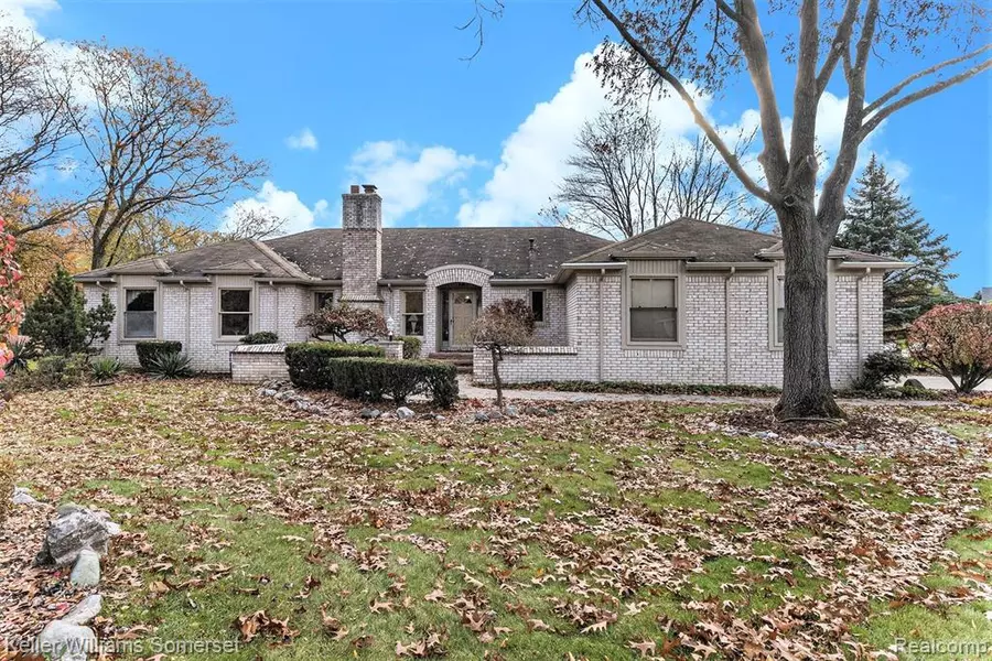 4262 EWELL Court, Bloomfield Hills, MI 48302 1608