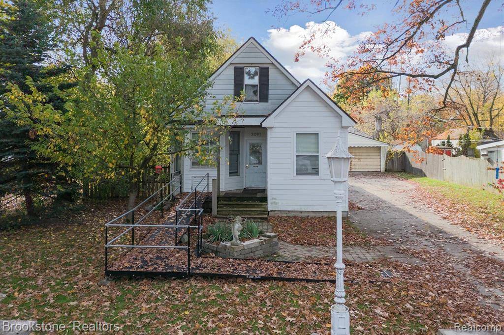 3091 CASS LAKE Avenue, Keego Harbor, MI 48320 1202
