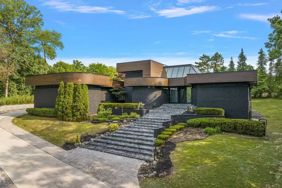 2156 BIRCHWOOD Way, Bloomfield Hills, MI 48302 1602