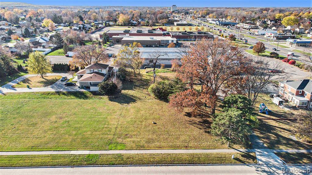 16133 EUREKA Road, Southgate, MI 48195 2943