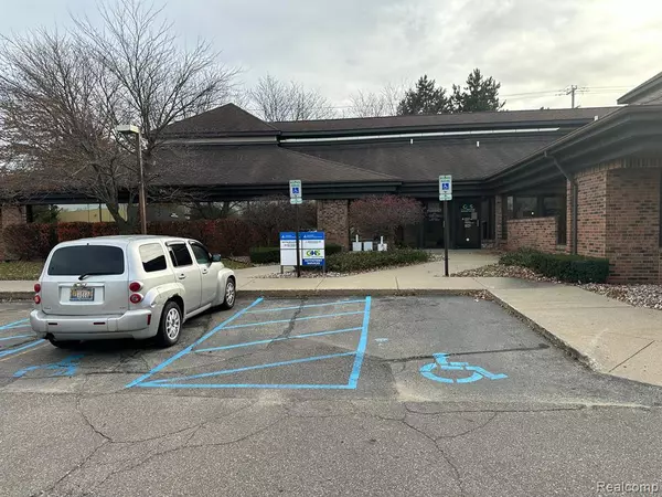 Burton, MI 48509 1728,1513 S CENTER Road