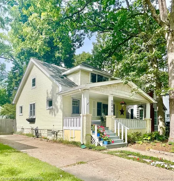 1210 HOFFMAN Avenue, Royal Oak, MI 48067 3479