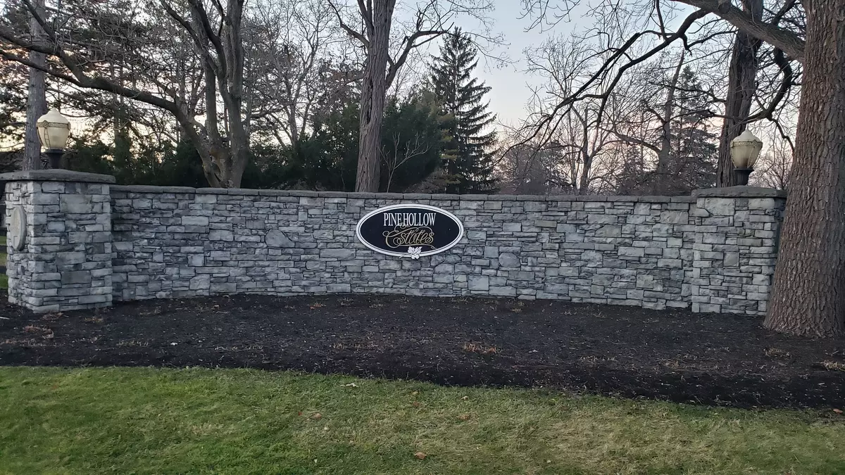 Grand Blanc, MI 48439,8006 Bridle Path