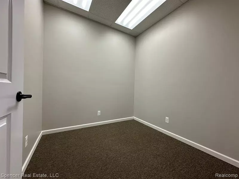5910 S Main St, Clarkston, MI 48346 2314
