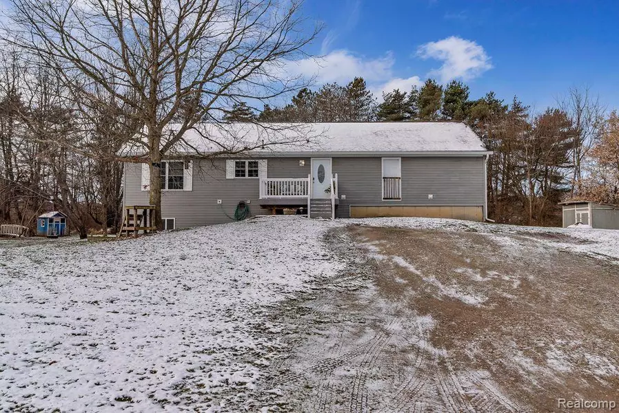 1042 KANE Road, Stockbridge, MI 49285