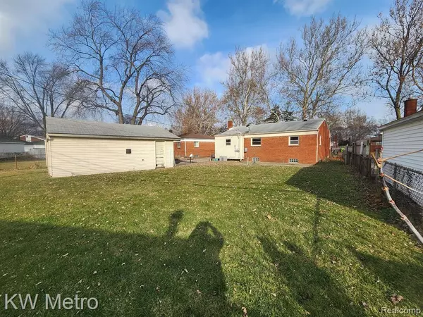 Madison Heights, MI 48071 2986,28641 DENISE Street