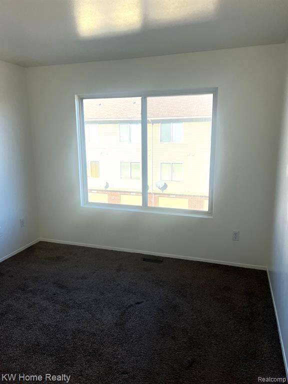 Southfield, MI 48075 3682,15602 STONE CROSSING Drive