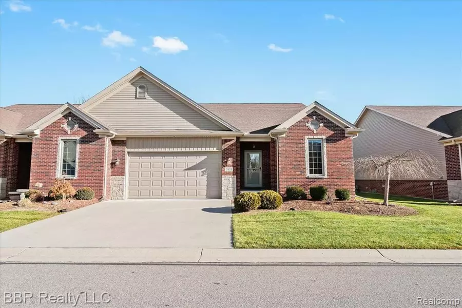 5933 PURPLE MARTIN Drive, South Rockwood, MI 48179 2300