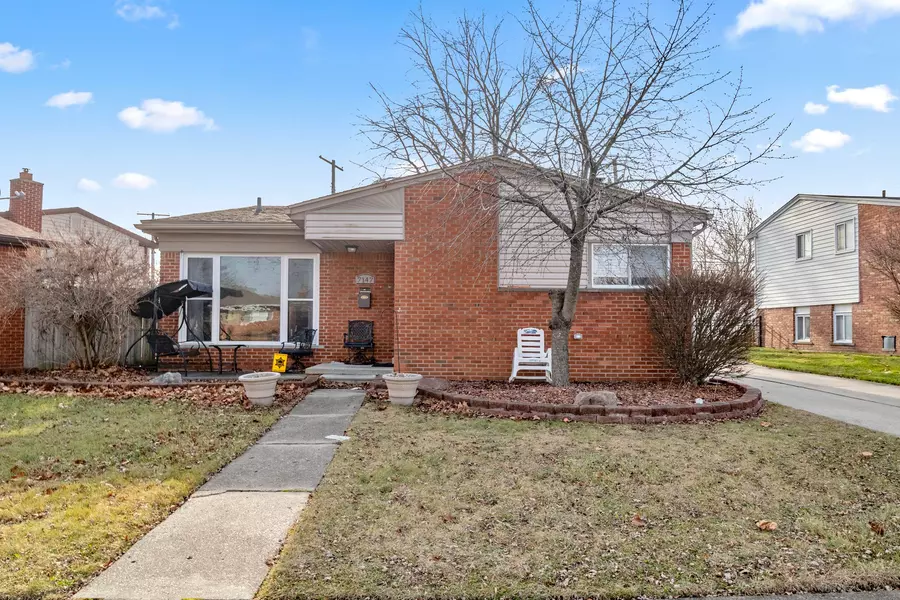 7147 PLAINFIELD Street, Dearborn Heights, MI 48127 4604