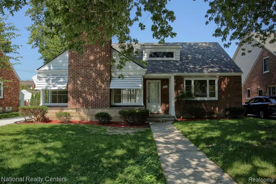 435 Colonial Court, Grosse Pointe Farms, MI 48236 2819