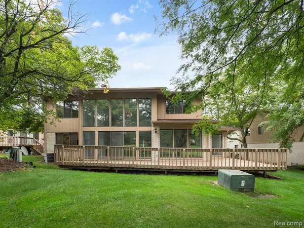 1728 SAINT JOHNS COURT,  Bloomfield Hills,  MI 48302 1776