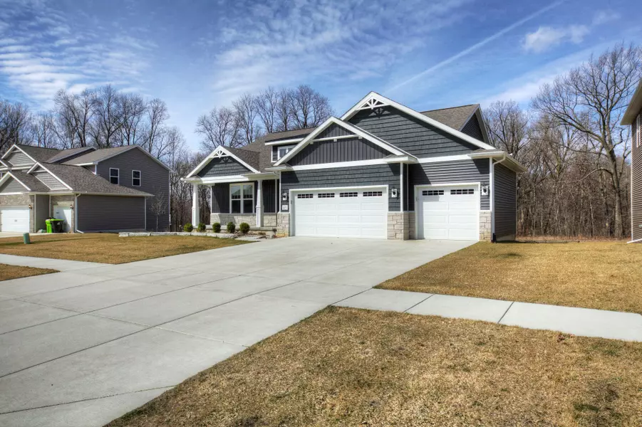 2131 GAMBREL Lane, Howell, MI 48843