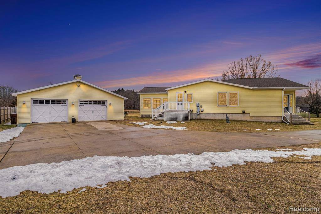 9404 MCKINLEY Road, Montrose, MI 48457 9186
