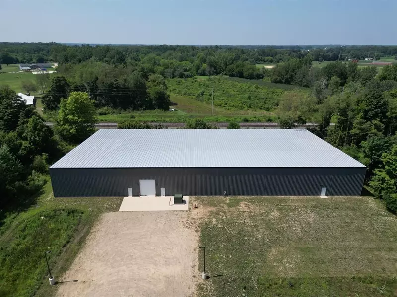 420 INDUSTRIAL PARK Road, Bangor, MI 49013 1247