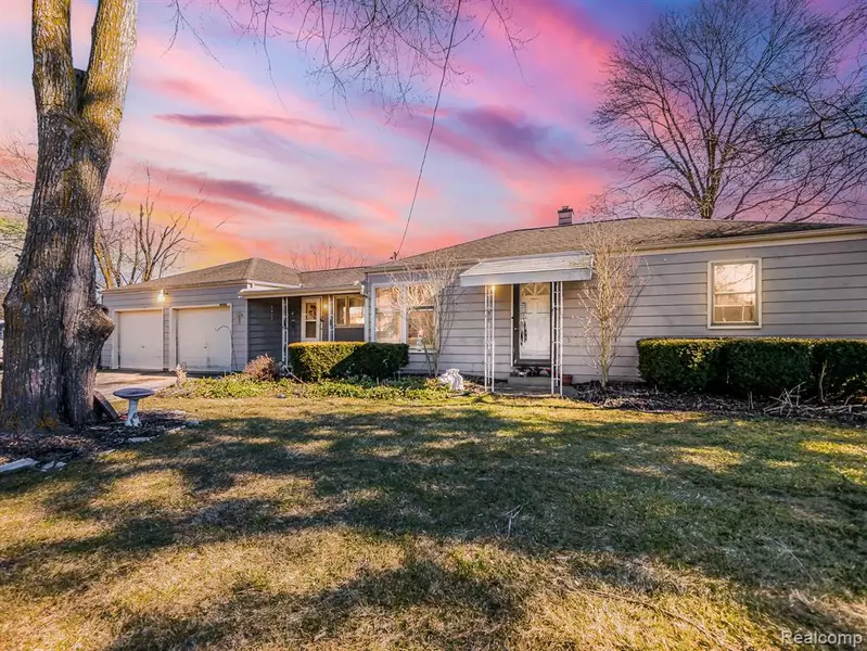 30000 SHEFPO Street, New Hudson, MI 48165