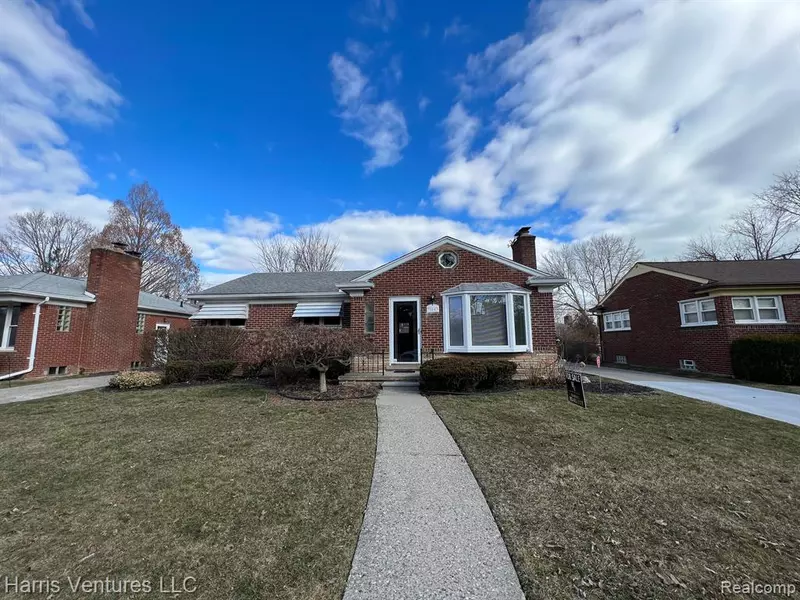 21445 BRIERSTONE Street, Harper Woods, MI 48225 2353