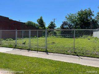 Detroit, MI 48224 3031,15100 E WARREN Avenue