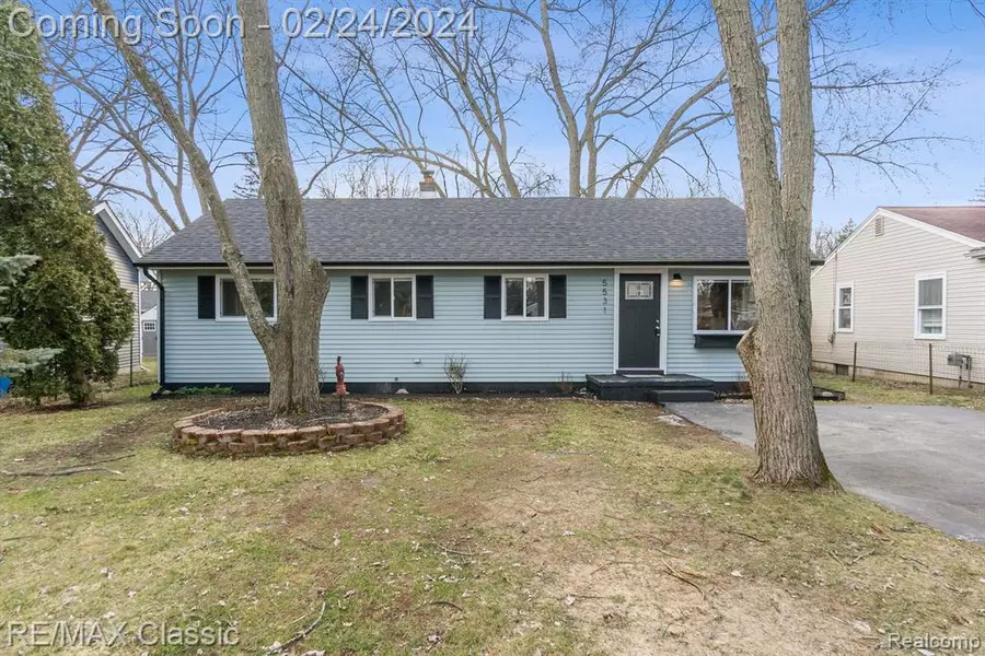 5531 BERKLEY Drive, Waterford, MI 48327 2708