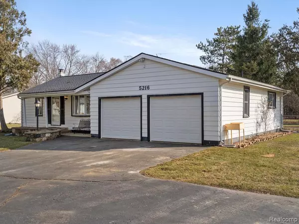 Clarkston, MI 48346,5216 Frankwill Avenue