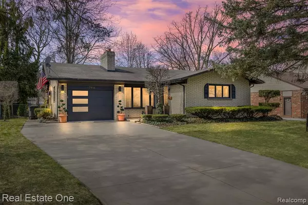 17916 POPLAR Street, Riverview, MI 48193 7648