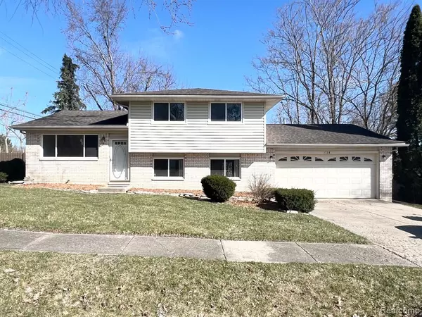 1338 PENARTH Street, Commerce Twp, MI 48382 3851