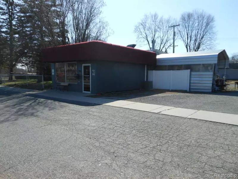 210 HURON Boulevard, Marysville, MI 48040 1424