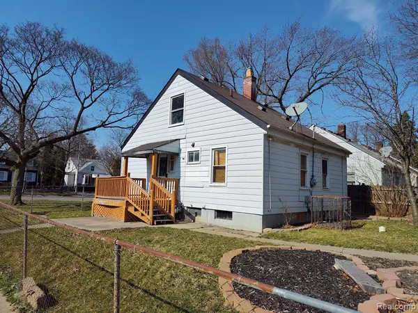 Harper Woods, MI 48225 2161,19308 BEACONSFIELD Street