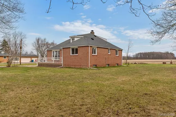 Lennon, MI 48449 9724,1439 S Sheridan Road