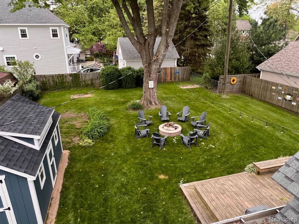 South Haven, MI 49090 1146,555 SAINT JOSEPH Street