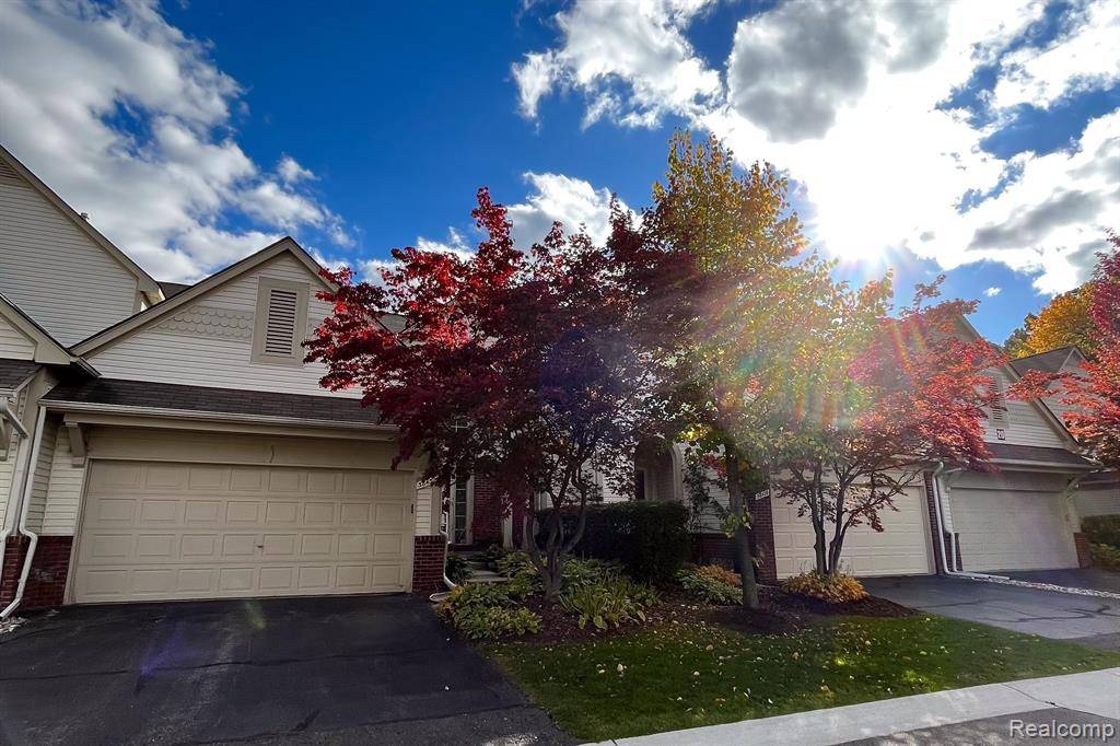 38430 SARATOGA Circle, Farmington Hills, MI 48331 3748