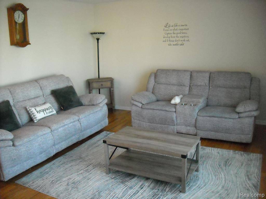 Flushing, MI 48433 1494,1216 PLEASANTVIEW Drive