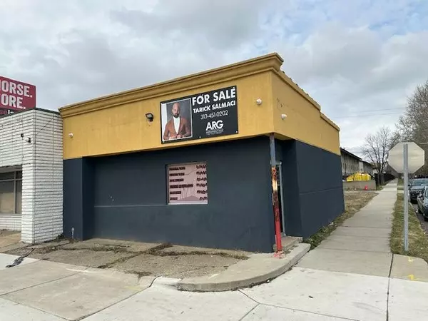 Detroit, MI 48228 3507,16950 W WARREN Avenue