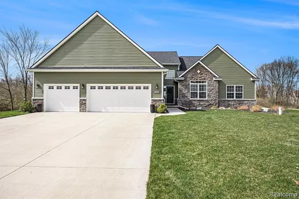 2292 WHITE HAWK Trail, Howell, MI 48843 8007