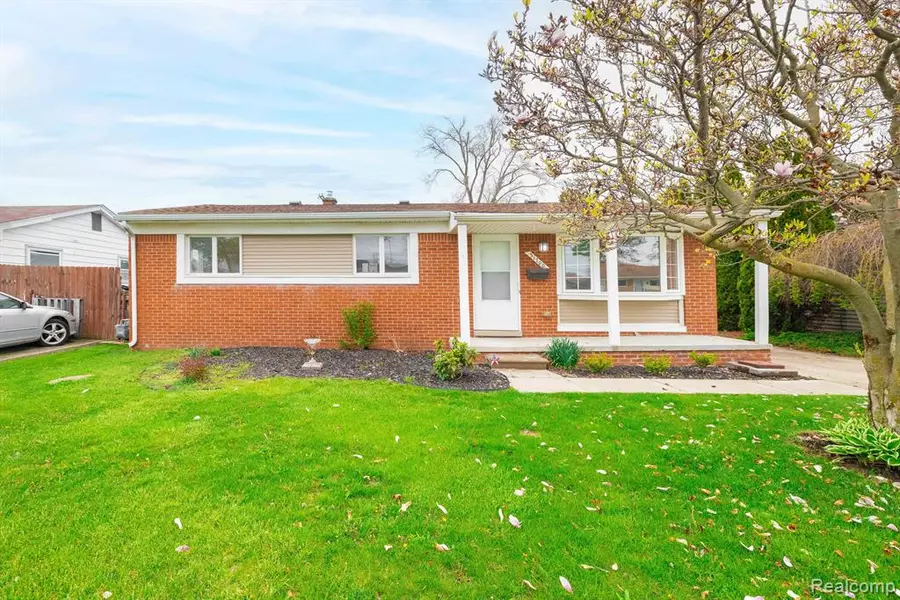 31700 LAFLER Drive, Rockwood, MI 48173 1082