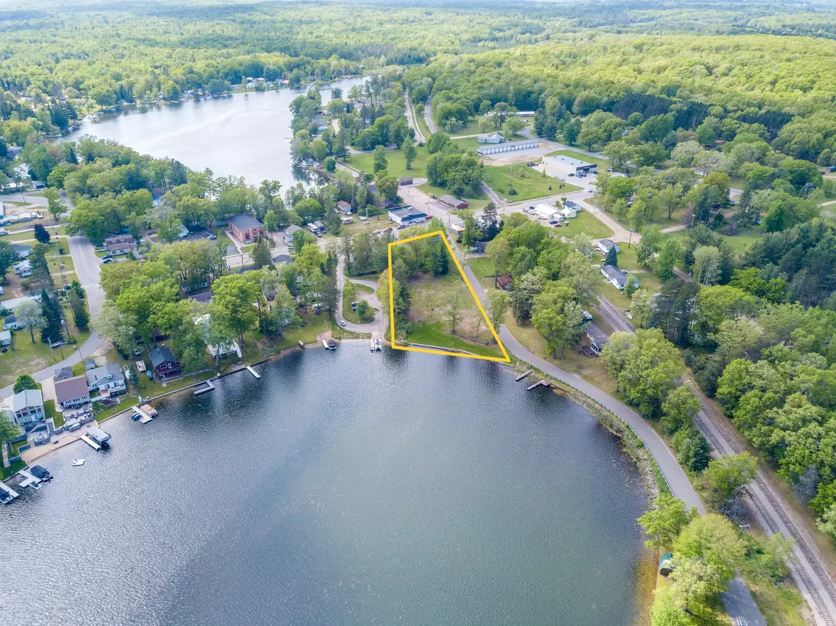 Lake, MI 48632,226 E PARK Avenue