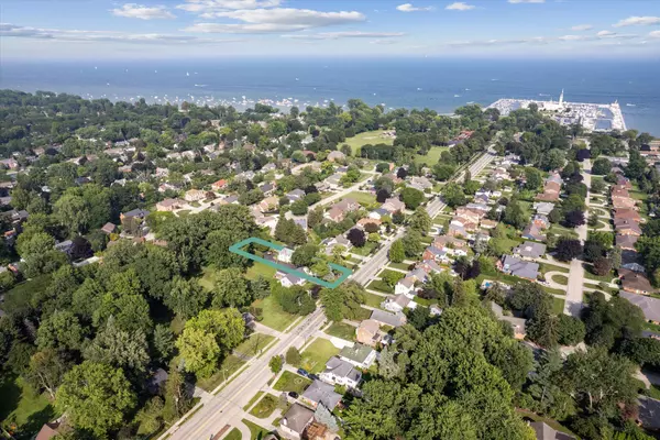 Grosse Pointe Shores, MI 48236 1517,84 VERNIER Road