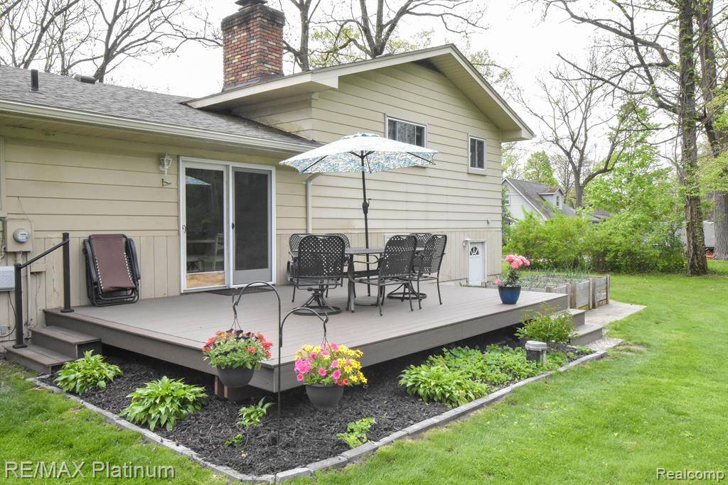 Highland, MI 48357 3909,1243 BLUE HERON Drive