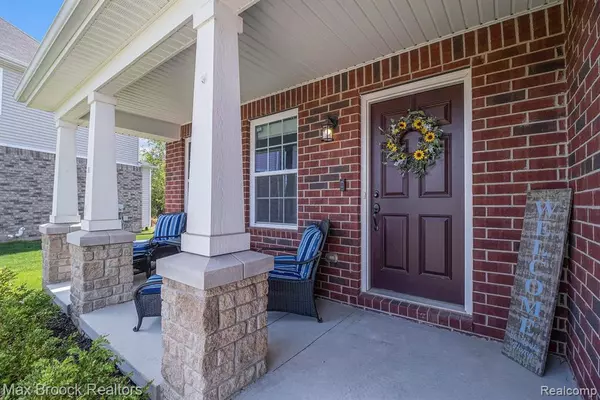 Clinton Township, MI 48038 7508,20240 RAMBLING Drive