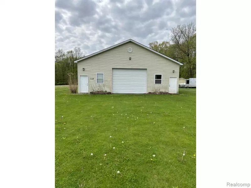 10069 SILVER LAKE Road, Linden, MI 48451 9792