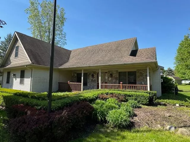 485 JONATHON Drive, Almont, MI 48003-8918