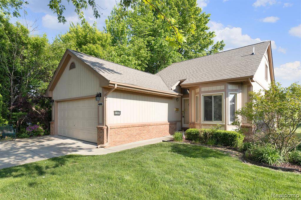 Macomb, MI 48044 3332,46856 Country Lane