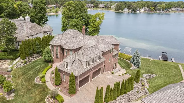 75 CHATEAUX DU LAC, Fenton, MI 48430 9140