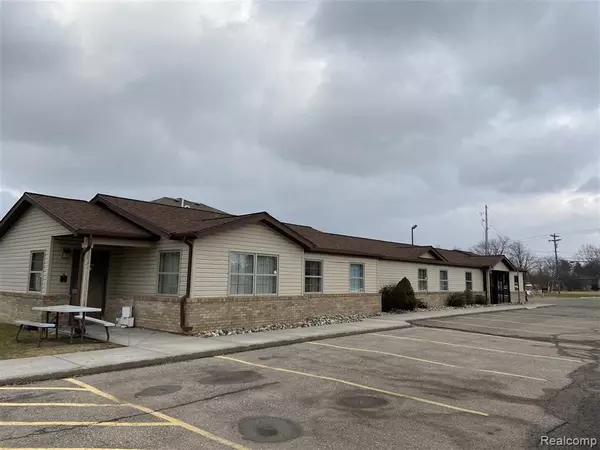 8392 HOLLY Road, Grand Blanc, MI 48439 1867