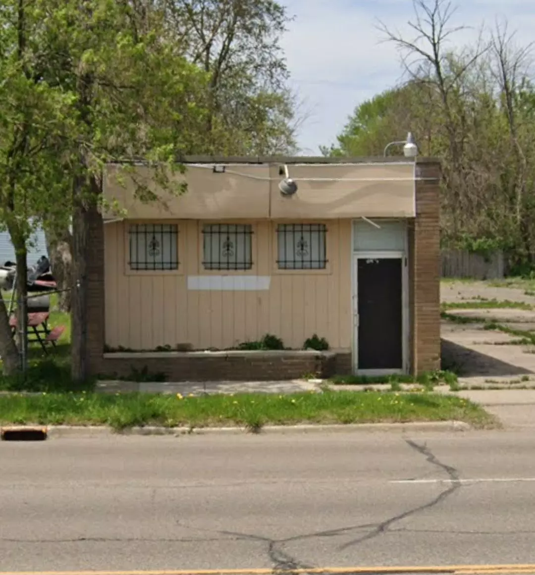 Flint, MI 48505,5295 N SAGINAW Street