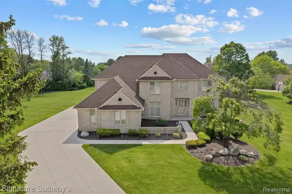 2029 KINGSWAY, Troy, MI 48098 4176